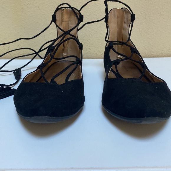 BCBG Black Faux Suede Pointy Toe Crisscross Lace Up Flats Size 8 - Picture 11 of 16